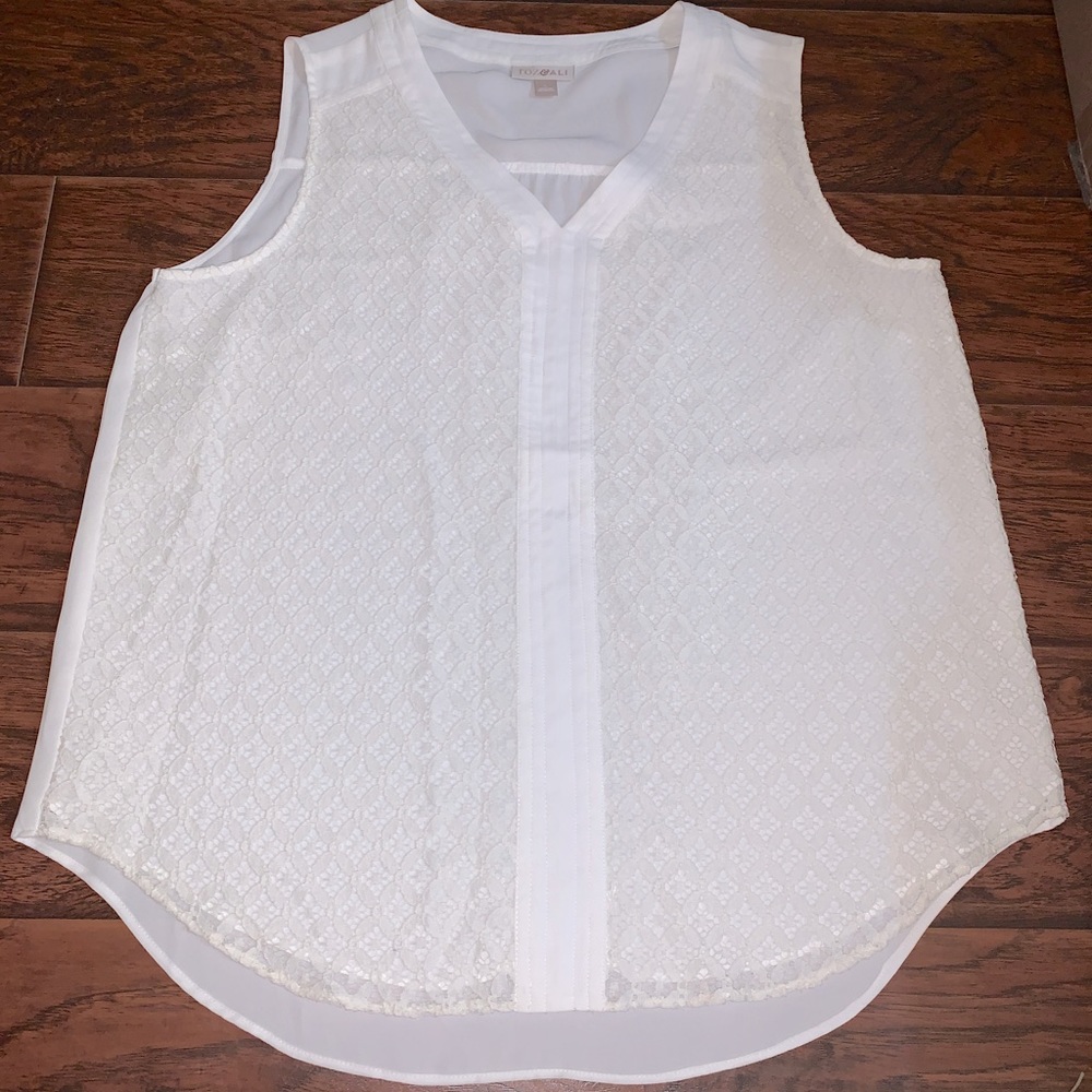 EUC Roz & Ali white womens blouse. Sz L